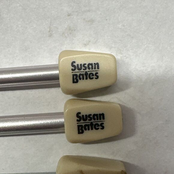 Lot of 4 SusanBates Silvalume SingleKnitting Needles 13 and 10 and a 9.0/6.0mm - Picture 4 of 11